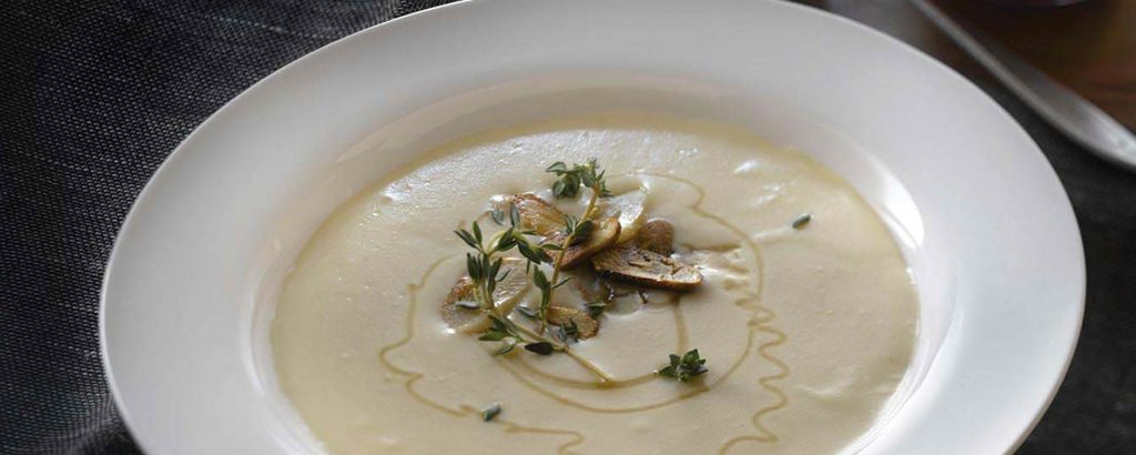 Photo of - Soupe crémeuse à l’ail grillé