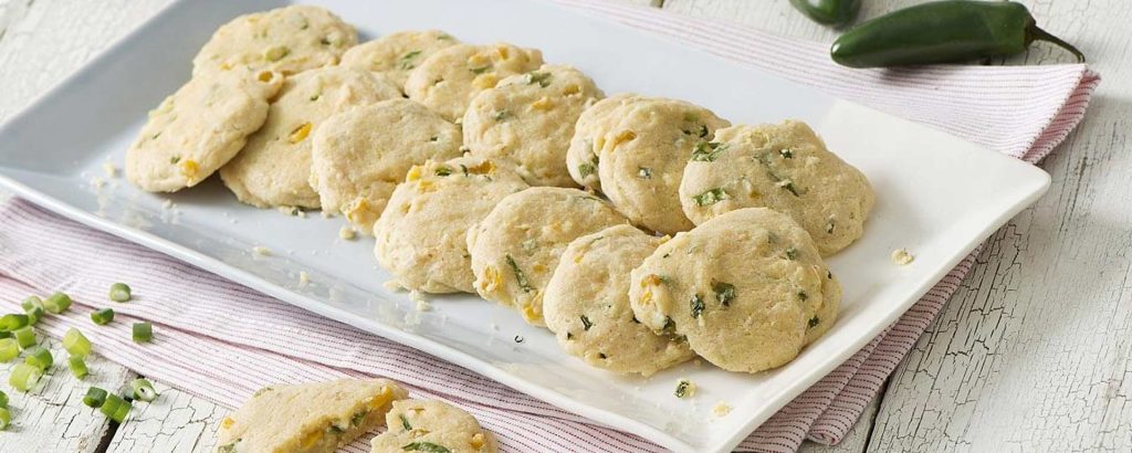 Photo of - Biscuits au maïs et aux jalapeños sans gluten